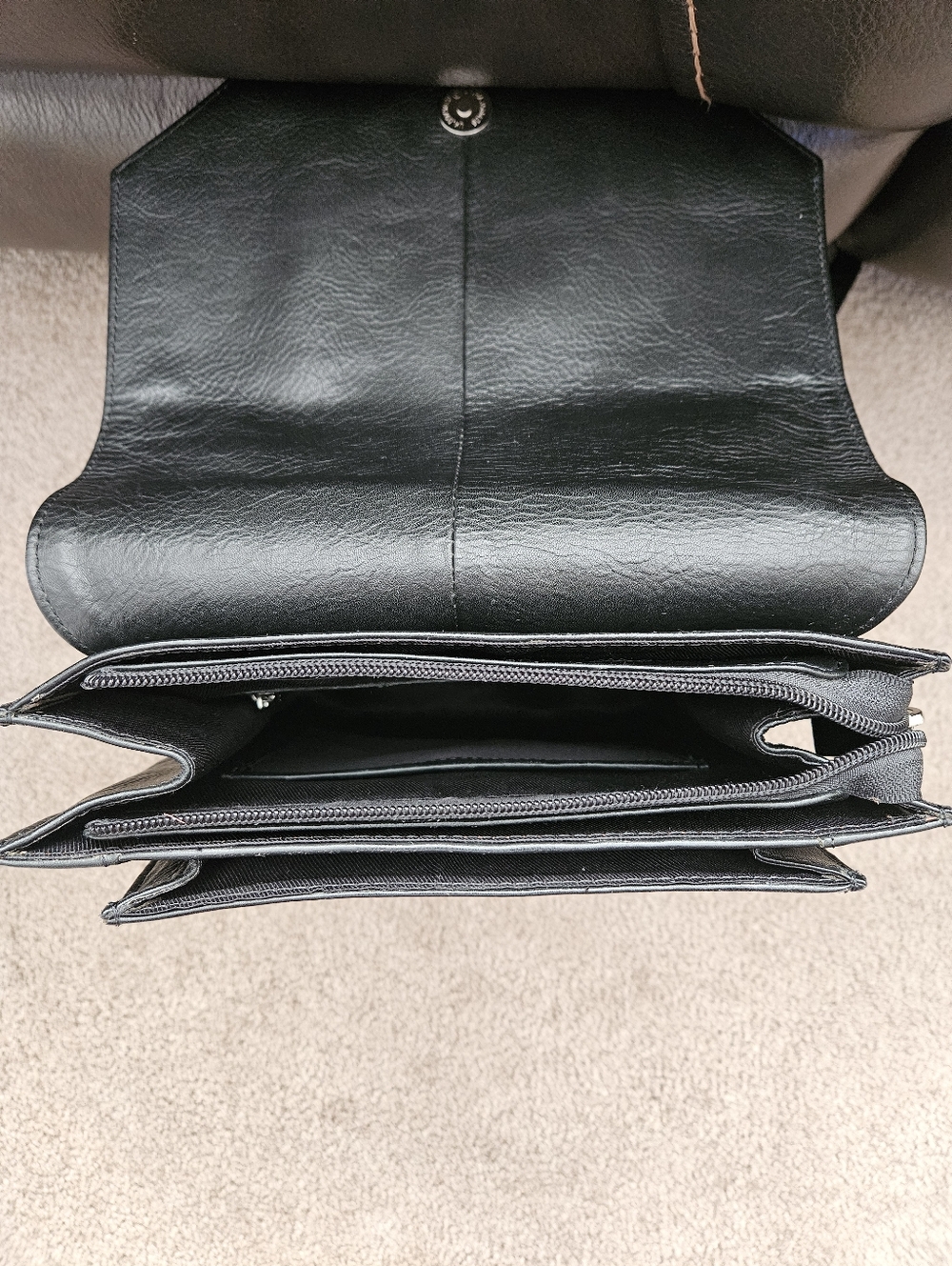 Black Leather Purse / Backpack - Picture 7 of 9